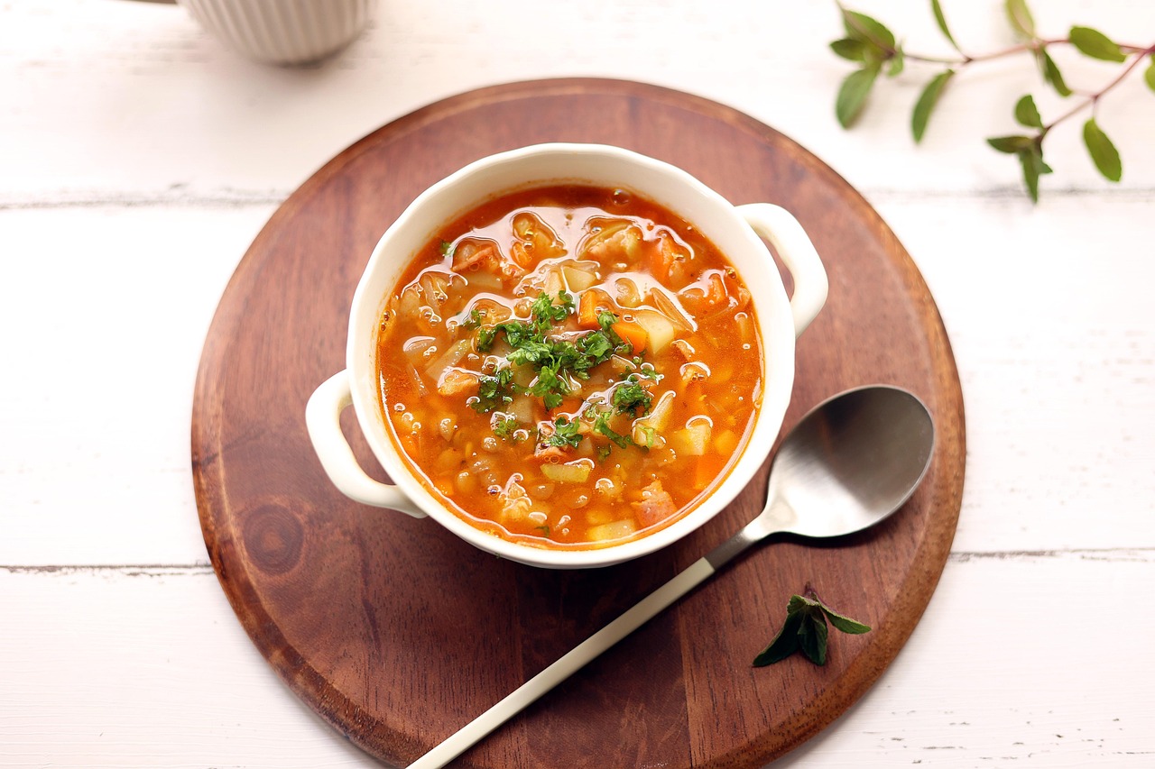 soup, vegetable soup, minestrone, minestrone style, food, lentil, beans, carrots, onion, potato, bacon, tomato soup, tomato base, parsley, soup plate, dish, soup bowl, mint, peppermint, soup, soup, vegetable soup, vegetable soup, vegetable soup, vegetable soup, vegetable soup, tomato soup, tomato soup, soup bowl, soup bowl, soup bowl